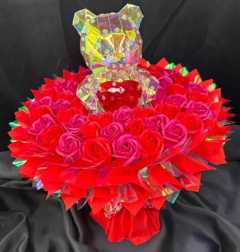 Miś led w różach 30 cm